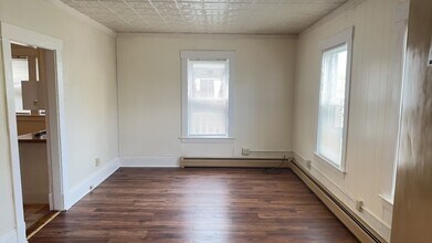 5 Acme St in Windsor, VT - Building Photo - Interior Photo
