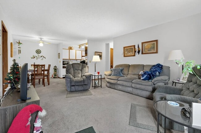 Chartwell Apartments in Lancaster, OH - Building Photo - Building Photo