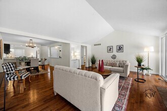 46 Creek Ridge in Pittsford, NY - Building Photo - Building Photo