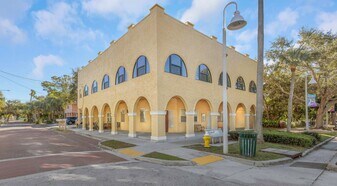 3000 Beach Blvd S in Gulfport, FL - Building Photo