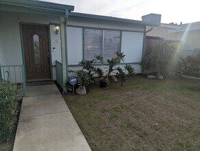 1215 McKinley Ave in Bakersfield, CA - Building Photo - Building Photo