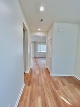 15982 Parkhouse Dr, Unit 3 in Fontana, CA - Foto de edificio - Building Photo
