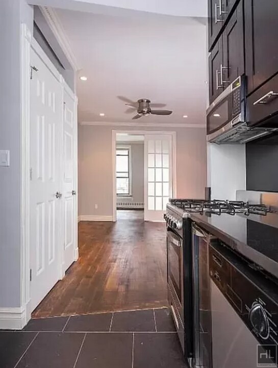 E 28TH ST. in New York, NY - Building Photo