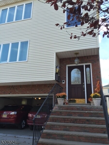 23 St Charles St in Newark, NJ - Building Photo