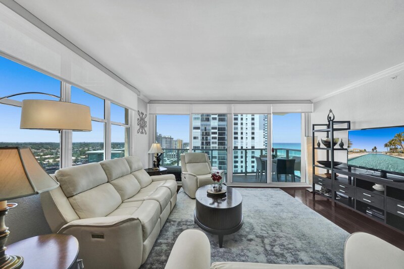 2501 S Ocean Dr in Hollywood, FL - Building Photo