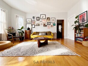 2 Lee St in Somerville, MA - Building Photo - Building Photo