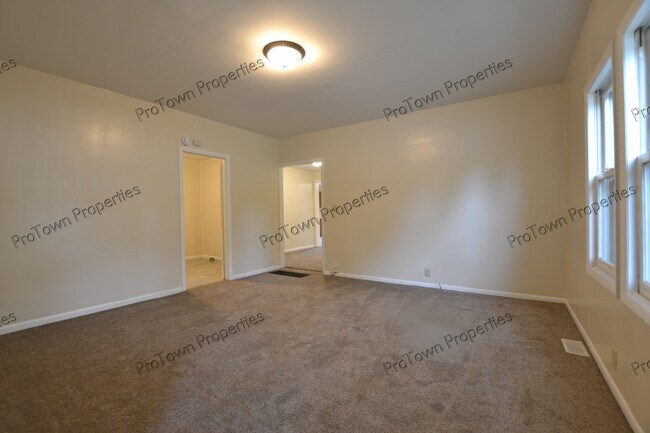 301 Wheeler Ave in Joliet, IL - Building Photo - Building Photo