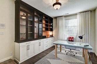 8816 Cortile Dr in Las Vegas, NV - Building Photo - Building Photo
