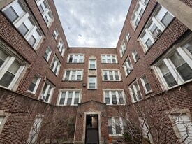 7344 N Damen Ave in Chicago, IL - Building Photo