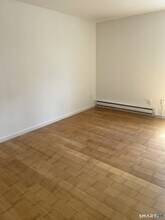 1079 Ella T Grasso Blvd in New Haven, CT - Building Photo - Building Photo