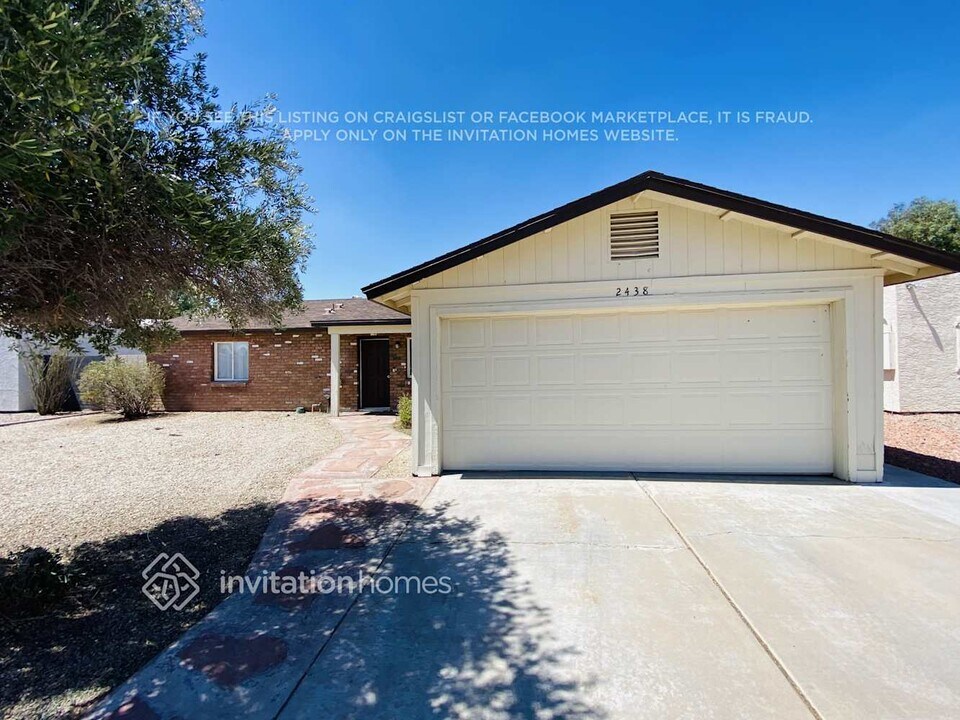 2438 E Inverness Ave in Mesa, AZ - Building Photo