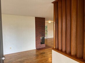 2106 Golden Gardens St in Eugene, OR - Building Photo - Building Photo