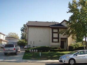 1302-1308 Daniel Ct in Milpitas, CA - Building Photo - Building Photo