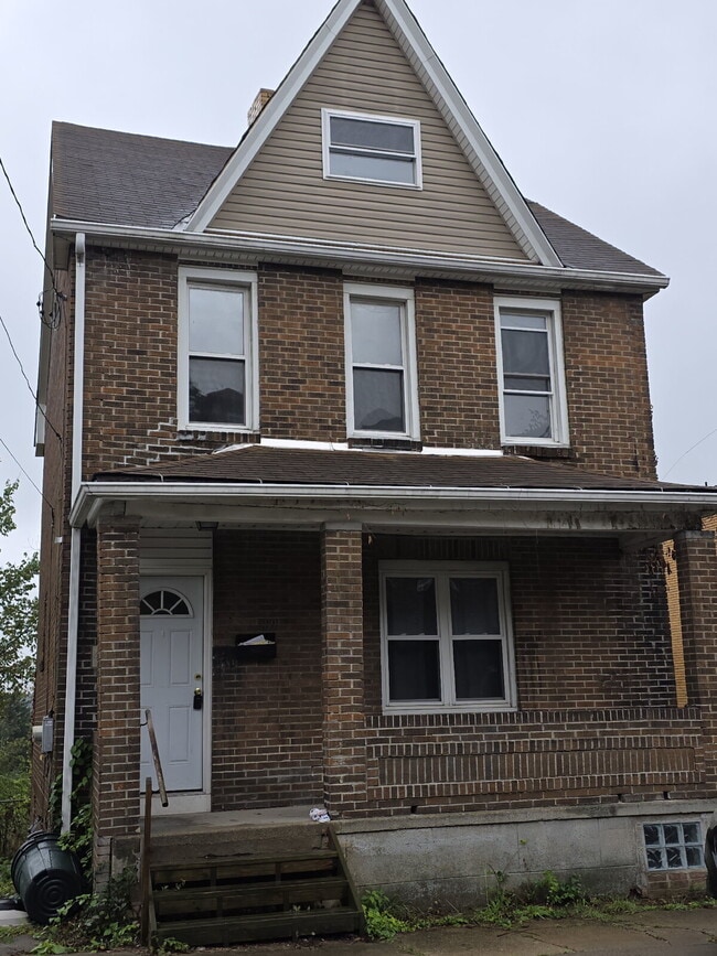 property at 489 Norton St