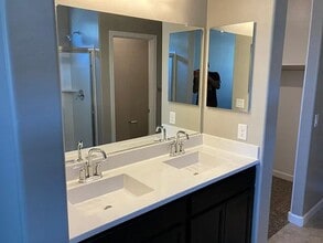 10618 S 52nd Ln in Phoenix, AZ - Building Photo - Building Photo