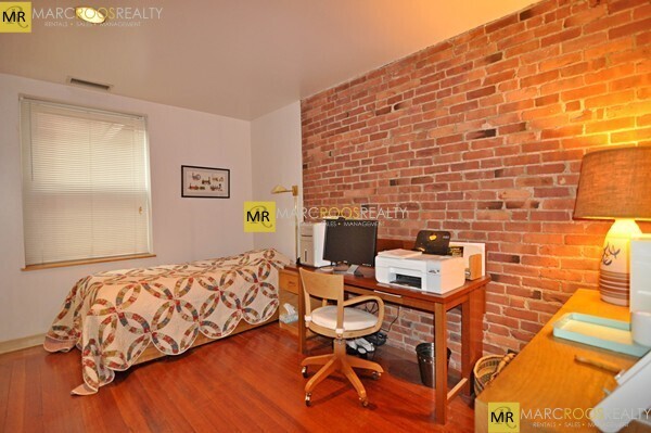 111 Gainsborough St, Unit 207 in Boston, MA - Building Photo