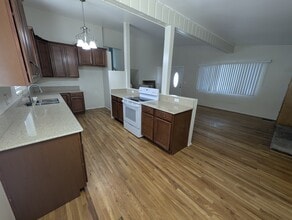 1022 E 5290 S in Salt Lake City, UT - Foto de edificio - Building Photo