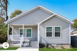 3733 Vineyard Dr in Dallas, TX - Building Photo