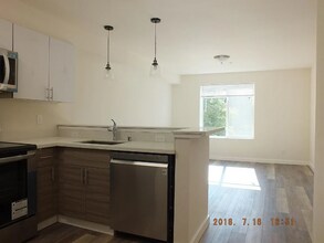 12544 15th Ave NE in Seattle, WA - Building Photo - Building Photo