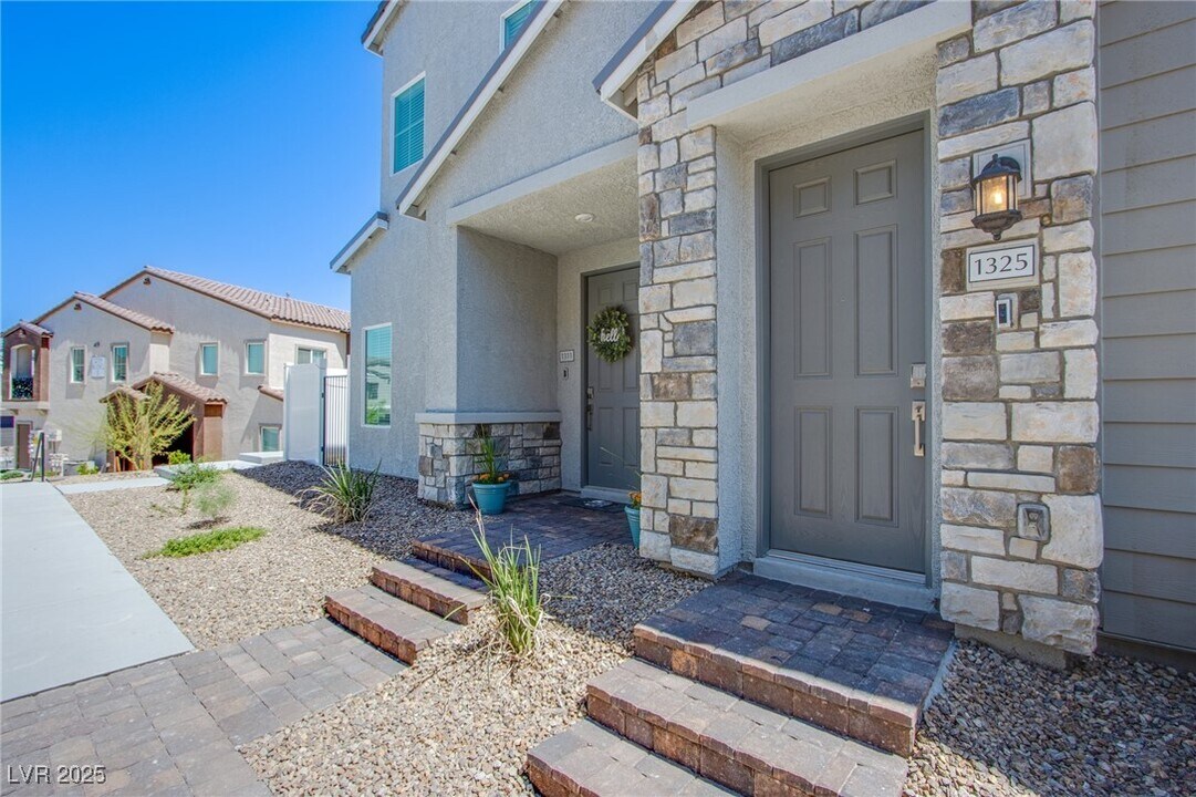 226 Callen Falls Ave in Henderson, NV - Building Photo