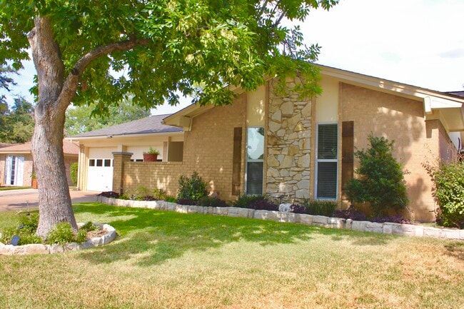 property at 2120 Mountainview Dr