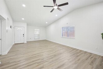 904 Middle Cove Dr in Plano, TX - Building Photo - Building Photo