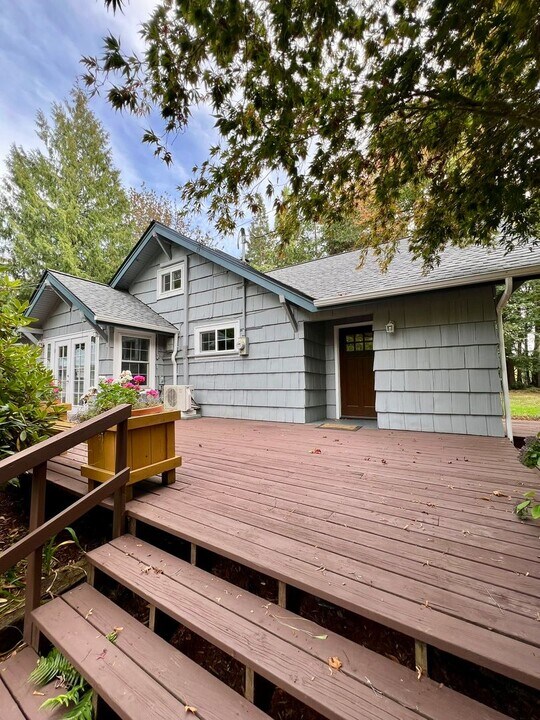 1508 Mix Street NW in Olympia, WA - Building Photo