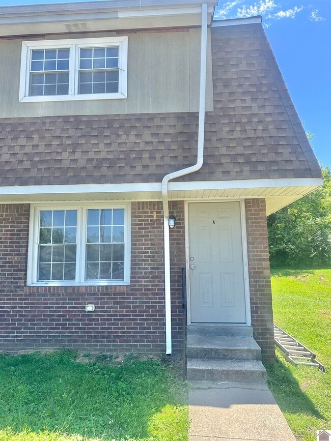 property at 124 Barcelona Ct