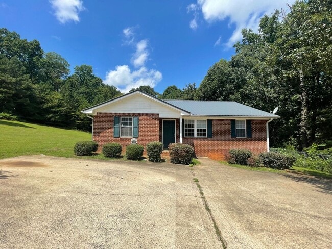 property at 134 Hunter's Run Rd