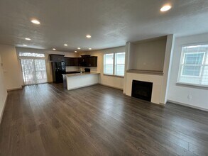 74 NE Cessna Dr in Bend, OR - Building Photo - Building Photo