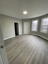 11 Baldwin Ave, Unit 2 in Newark, NJ - Foto de edificio - Building Photo