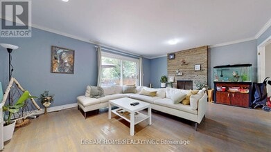 24 Morewood Crescent in Toronto, ON - Building Photo - Building Photo