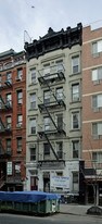 13 Saint Marks Place in New York, NY - Foto de edificio - Building Photo