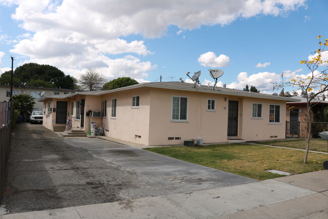 309 N Beverly Ct in Ontario, CA - Building Photo - Building Photo