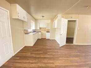 1708 E Dartmouth St in Lubbock, TX - Building Photo - Building Photo