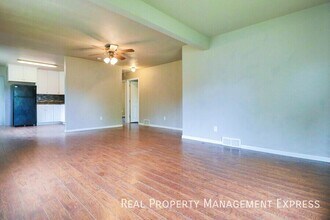 3 Bed Home w/ Large Garage in Sioux Falls, SD - Building Photo - Building Photo