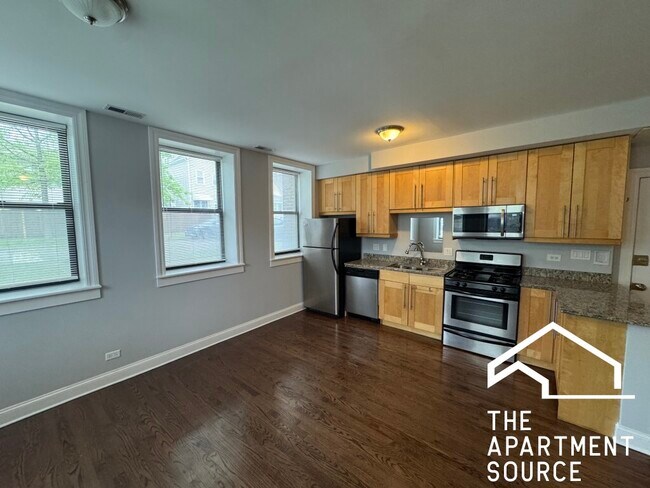 property at 1856 N Sawyer Ave