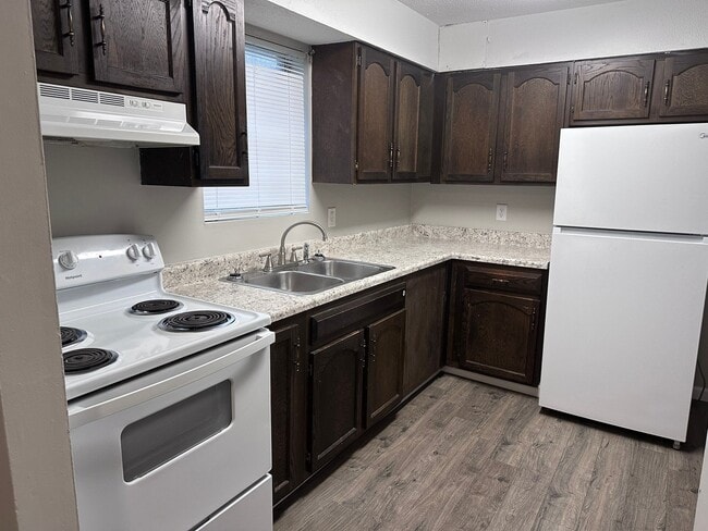 779 Old Hickory Blvd in Jackson, TN - Foto de edificio - Building Photo