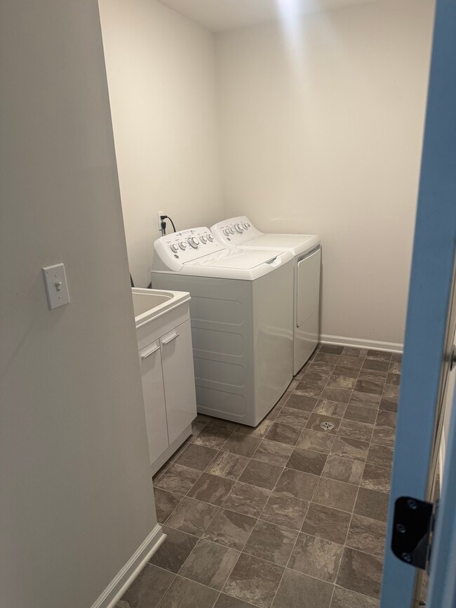 8692 Pioneer St in Washington, MI - Foto de edificio - Building Photo