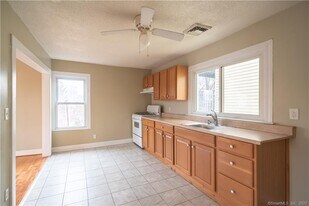 762 State St in New Haven, CT - Building Photo