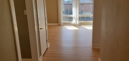 1502 North Cir in Columbia, MO - Foto de edificio - Building Photo