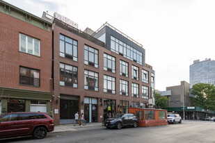 255 Berry St in Brooklyn, NY - Building Photo - Building Photo