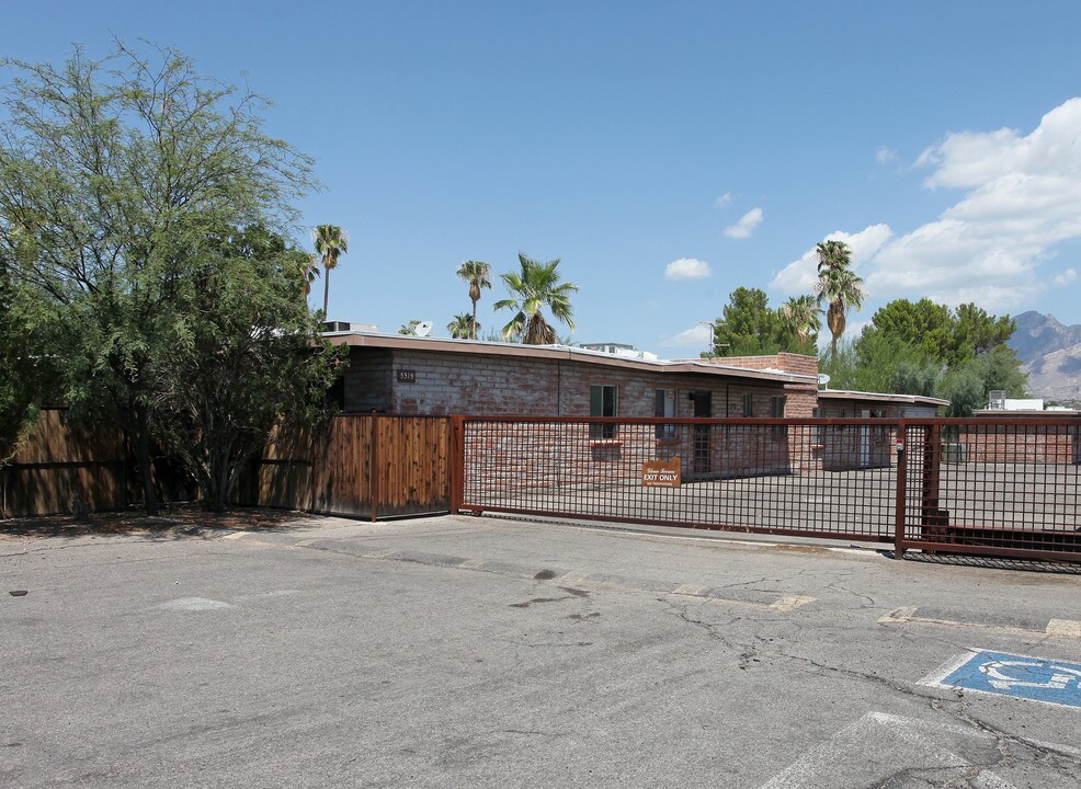 Glenn Terrace Townhomes in Tucson, AZ - Building Photo