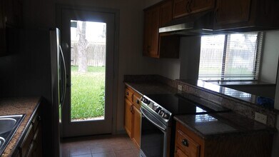 2401 Mariposa Ln in Harlingen, TX - Building Photo - Building Photo