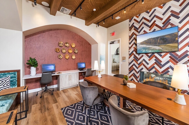 The Seaton Apartments in San Diego, CA - Building Photo - Building Photo