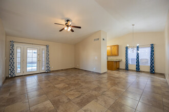 1143 N Sailors Way in Gilbert, AZ - Building Photo - Building Photo