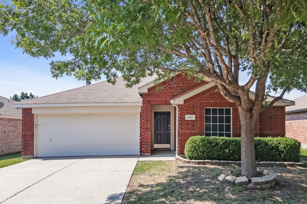 1515 Warrington Way in Forney, TX - Building Photo