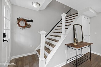 10 Marion Pl in Saratoga Springs, NY - Building Photo - Building Photo