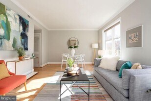 1737 P St NW in Washington, DC - Building Photo