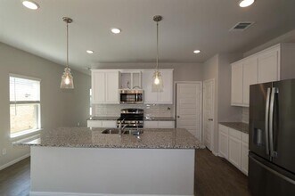 14057 Earlham St in Pilot Point, TX - Building Photo - Building Photo